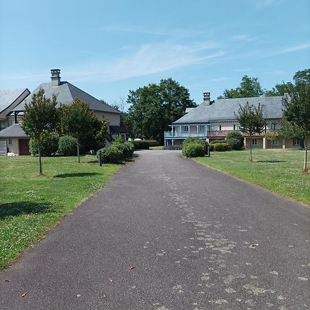 Ferienwohnung Au Pied De La Dordogne Argentat Exterior foto